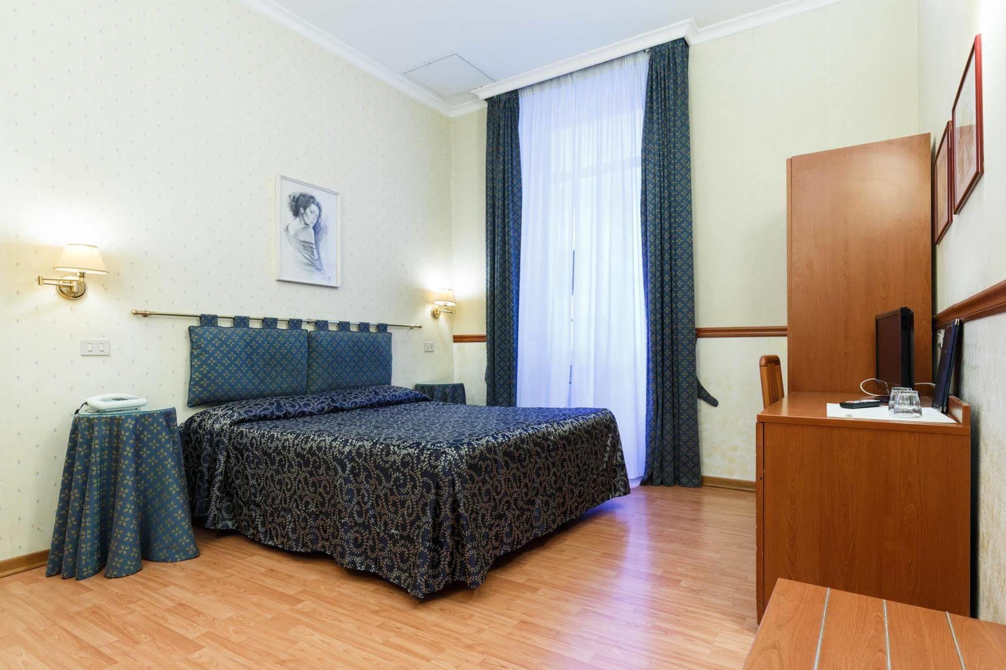 Hotel Paris Рим Екстер'єр фото